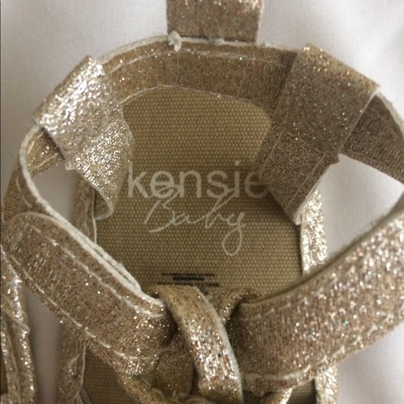 🆕Baby Gold Glitter Tassel Sandals-Kensie 0-6Mths - Picture 3 of 4